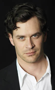 Tom Everett Scott